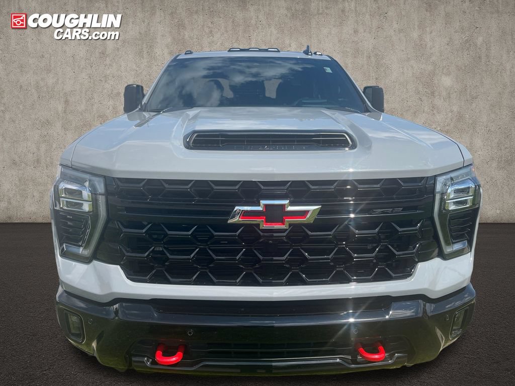 Used 2025 Chevrolet Silverado 2500 ZR2 w/ Technology Package AWD/4WD image 9