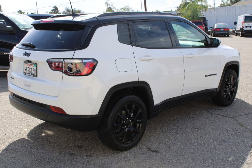 Used 2023 Jeep Compass Altitude image 4