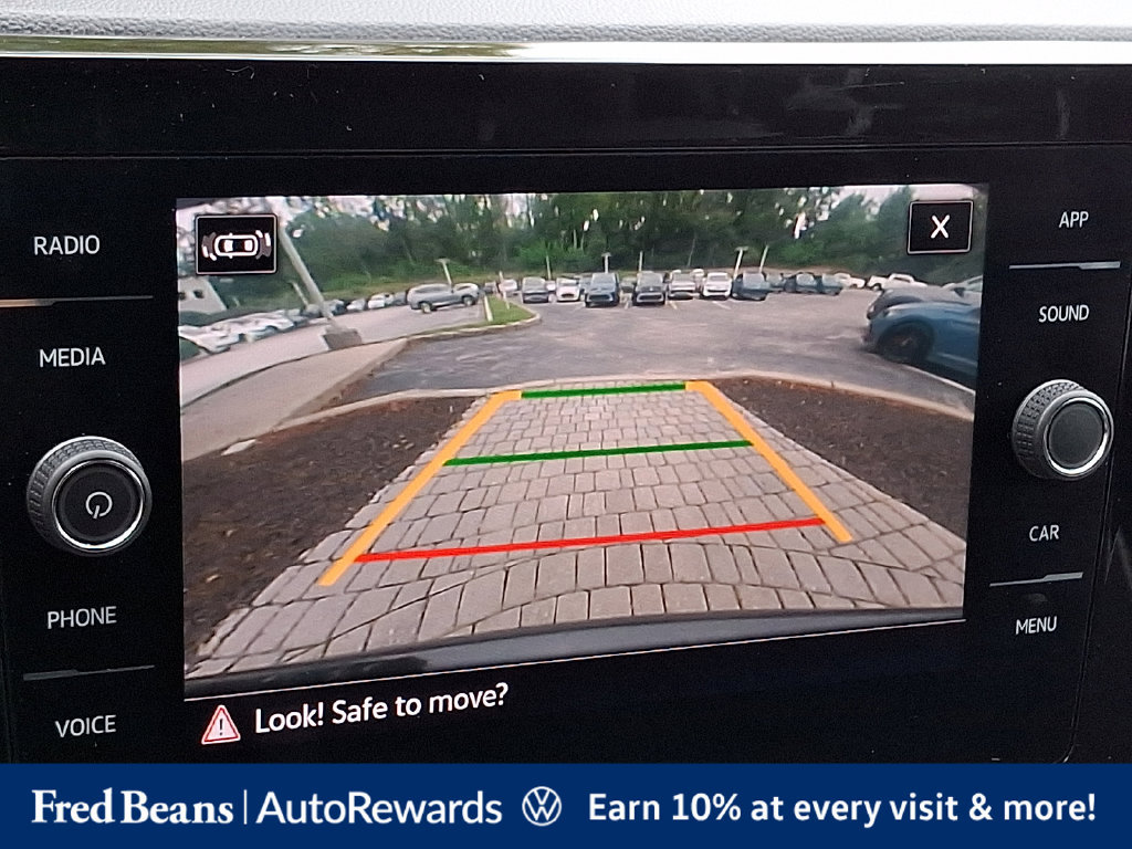 Certified 2025 Volkswagen Taos SE AWD/4WD image 23