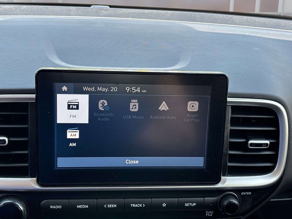 Used 2025 Hyundai Venue SEL FWD image 24