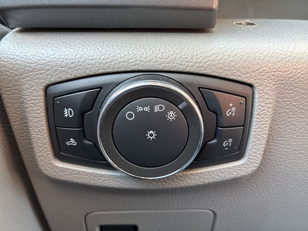 Used 2015 Ford F150 XLT image 17