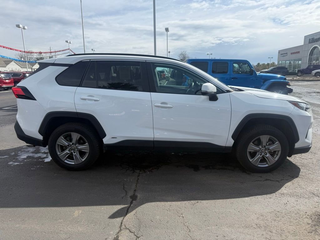 Used 2023 Toyota RAV4 XLE AWD/4WD image 2