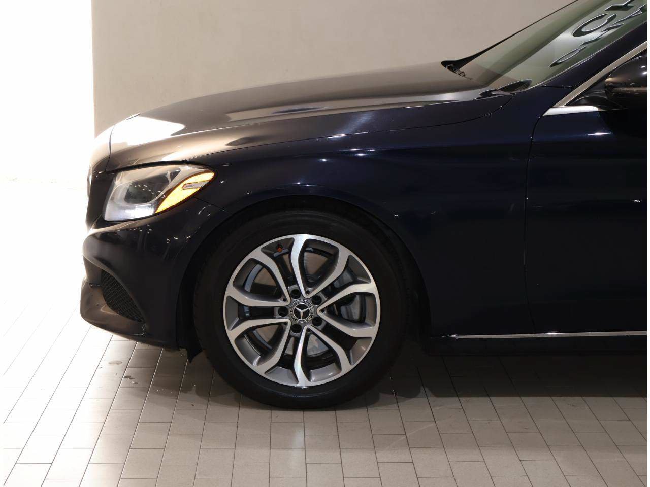 Used 2018 Mercedes-Benz C 300 Sedan image 4
