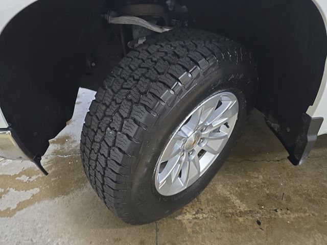 Used 2025 Chevrolet Silverado 1500 LT AWD/4WD image 34