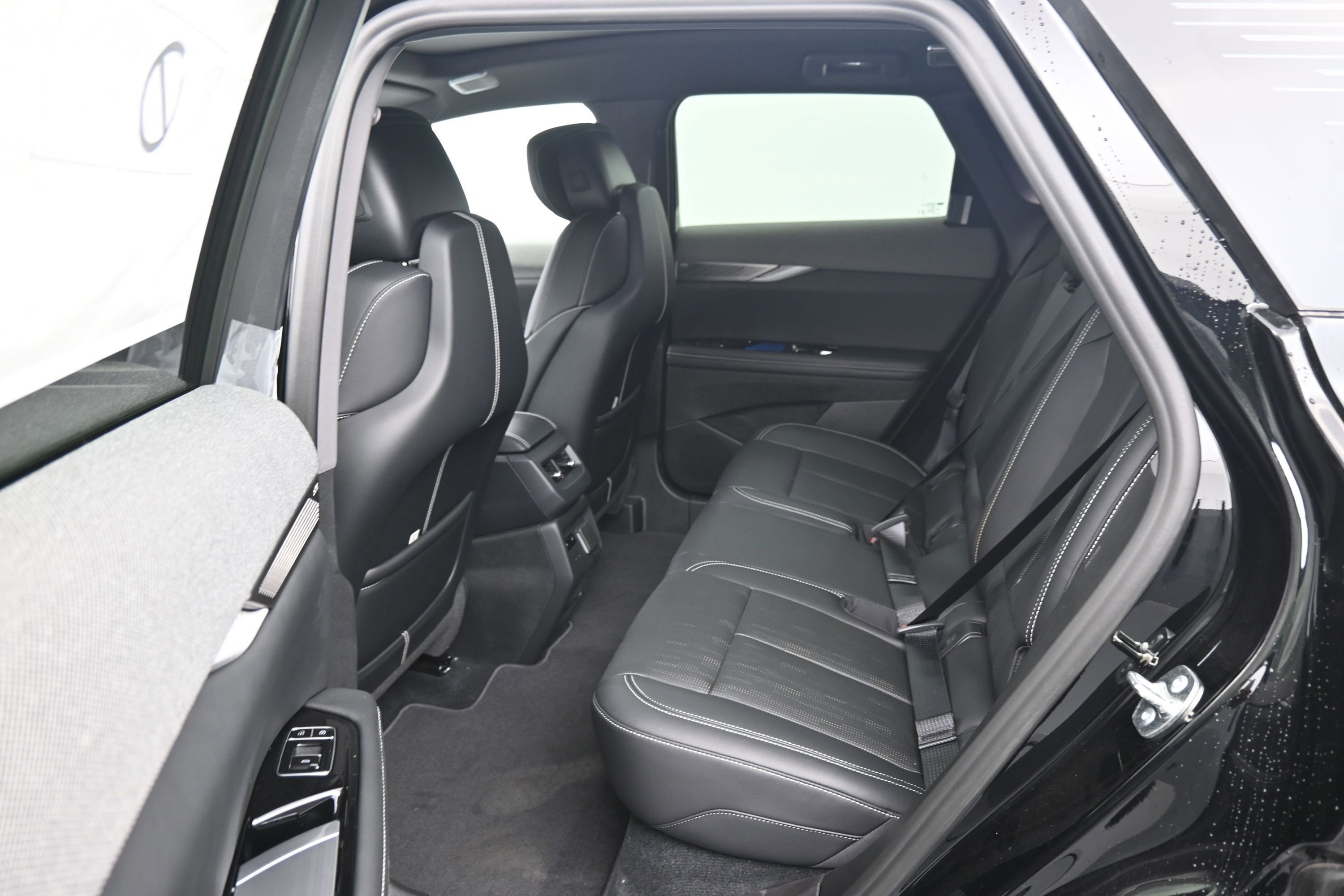 New 2026 Cadillac Optiq Luxury 2 AWD/4WD image 10
