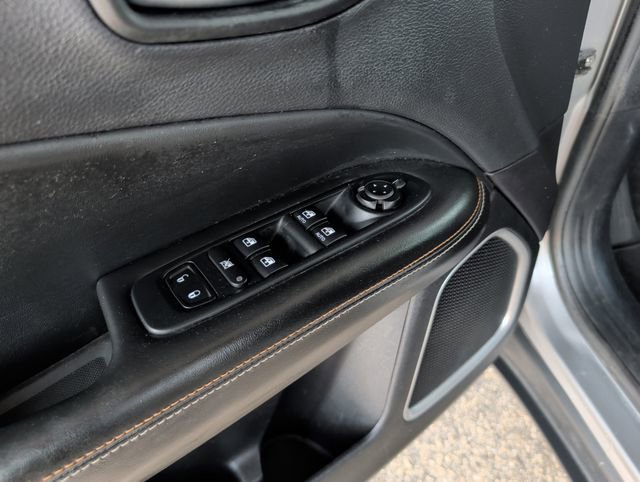 Used 2018 Jeep Compass Sport FWD image 14