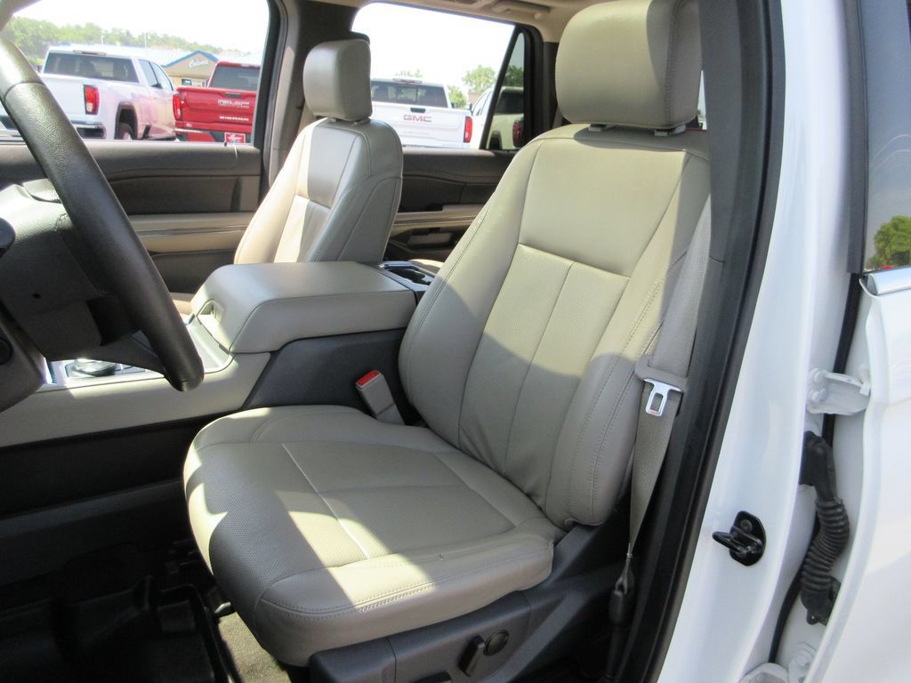 Used 2020 Ford Expedition Max XLT w/ Equipment Group 202A AWD/4WD image 21