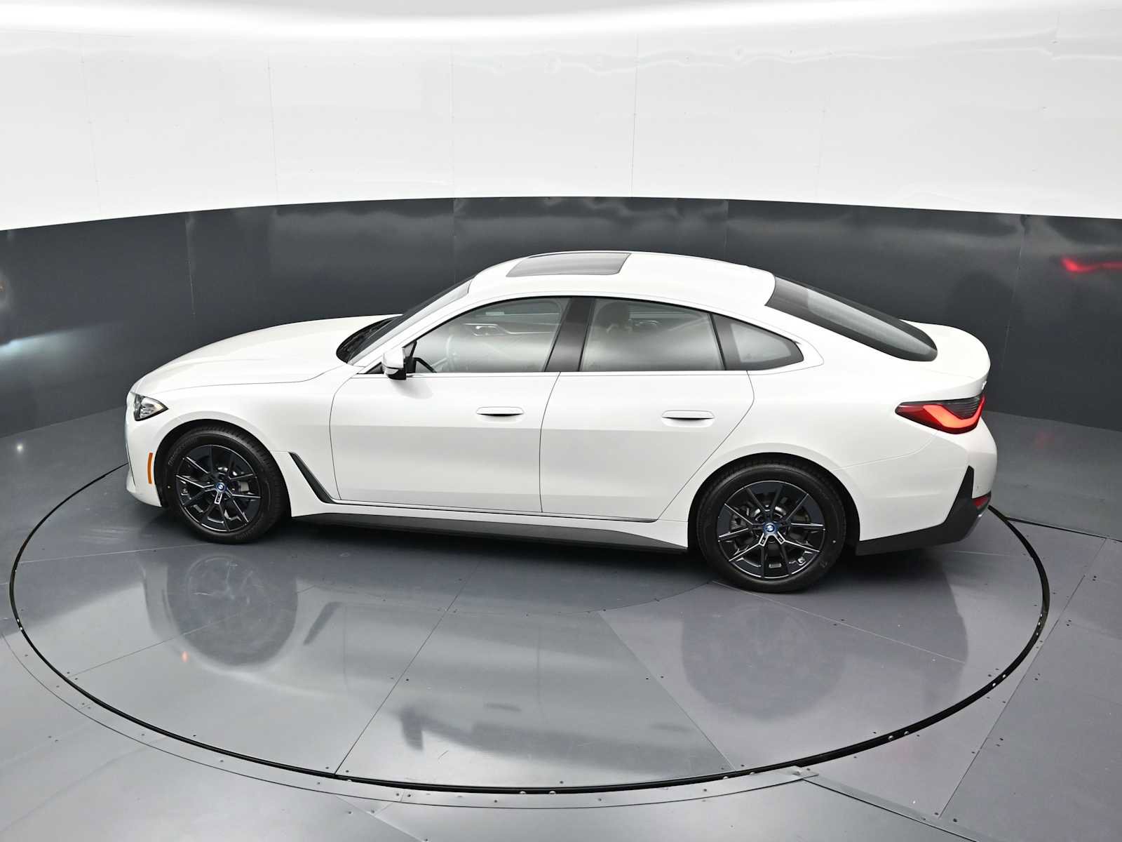 Certified 2023 BMW i4 eDrive35 RWD image 24