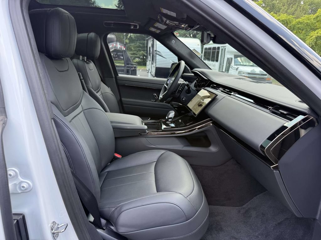 Used 2025 Land Rover Range Rover Sport Autobiography AWD/4WD image 14