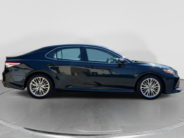 Used 2018 Toyota Camry XLE FWD image 2