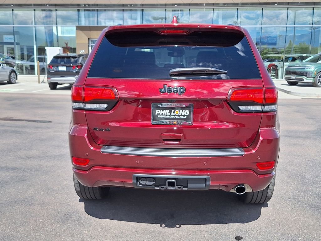 Used 2021 Jeep Grand Cherokee Laredo X AWD/4WD image 4