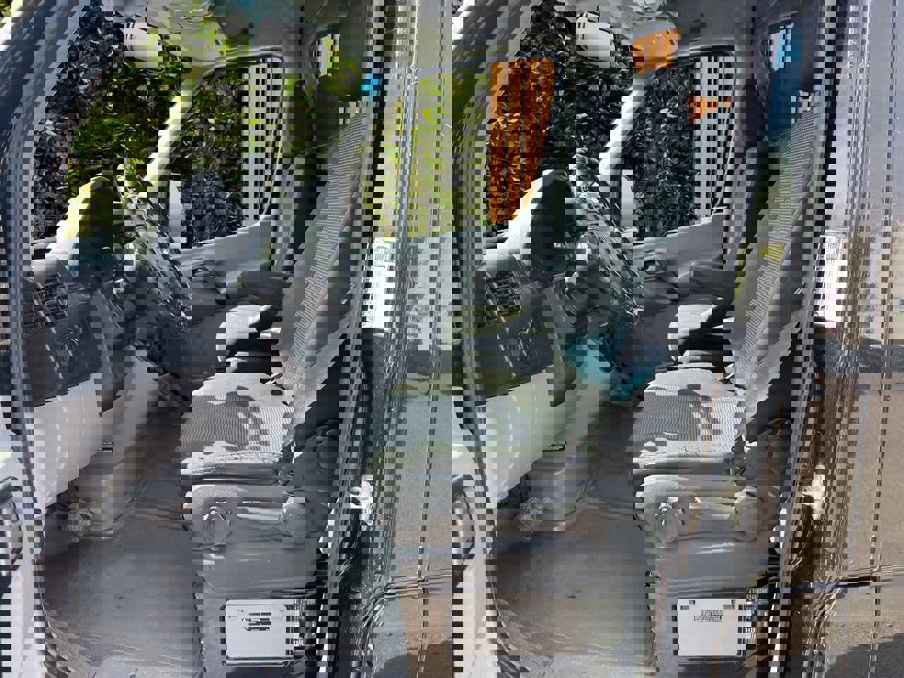 Used 2011 Freightliner Sprinter 2500 image 4