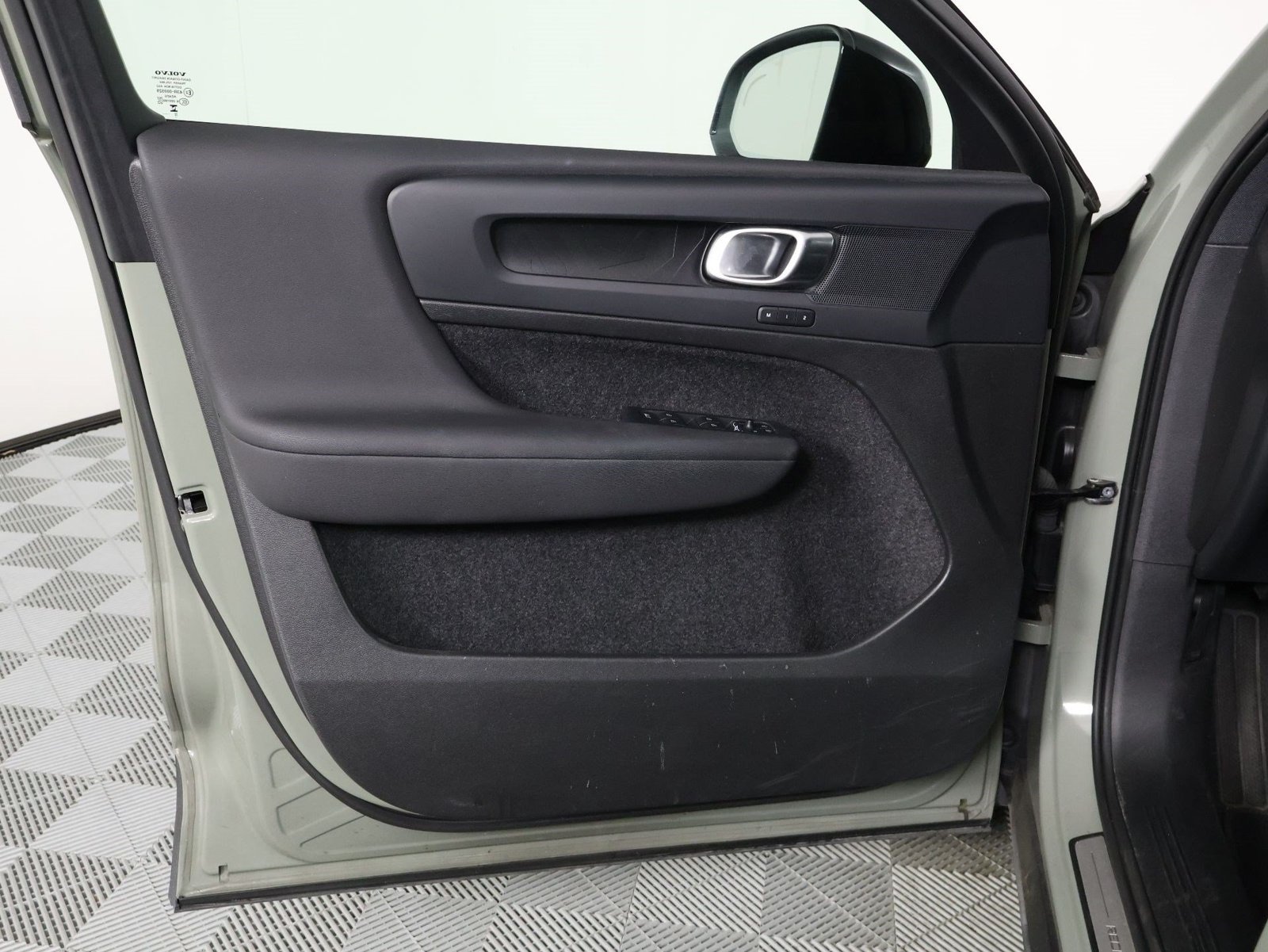 Certified 2023 Volvo C40 P8 Recharge Plus AWD/4WD image 17