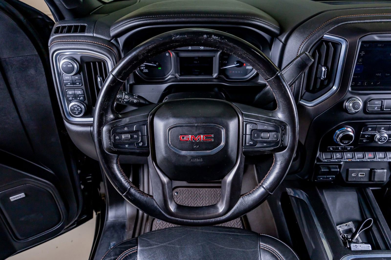 Used 2021 GMC Sierra 1500 AT4 w/ AT4 Preferred Package AWD/4WD image 18