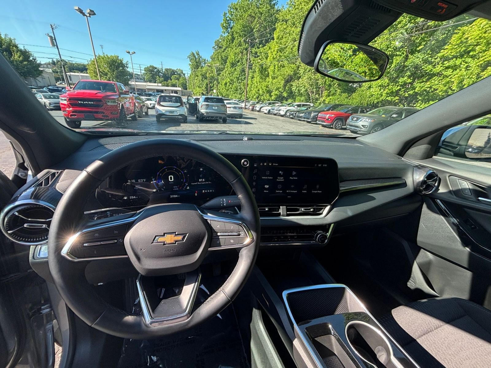 Used 2025 Chevrolet Equinox LT FWD image 29