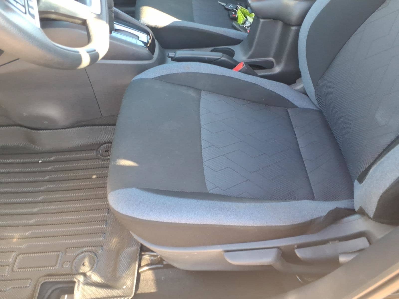 Used 2025 Nissan Versa SV FWD image 14