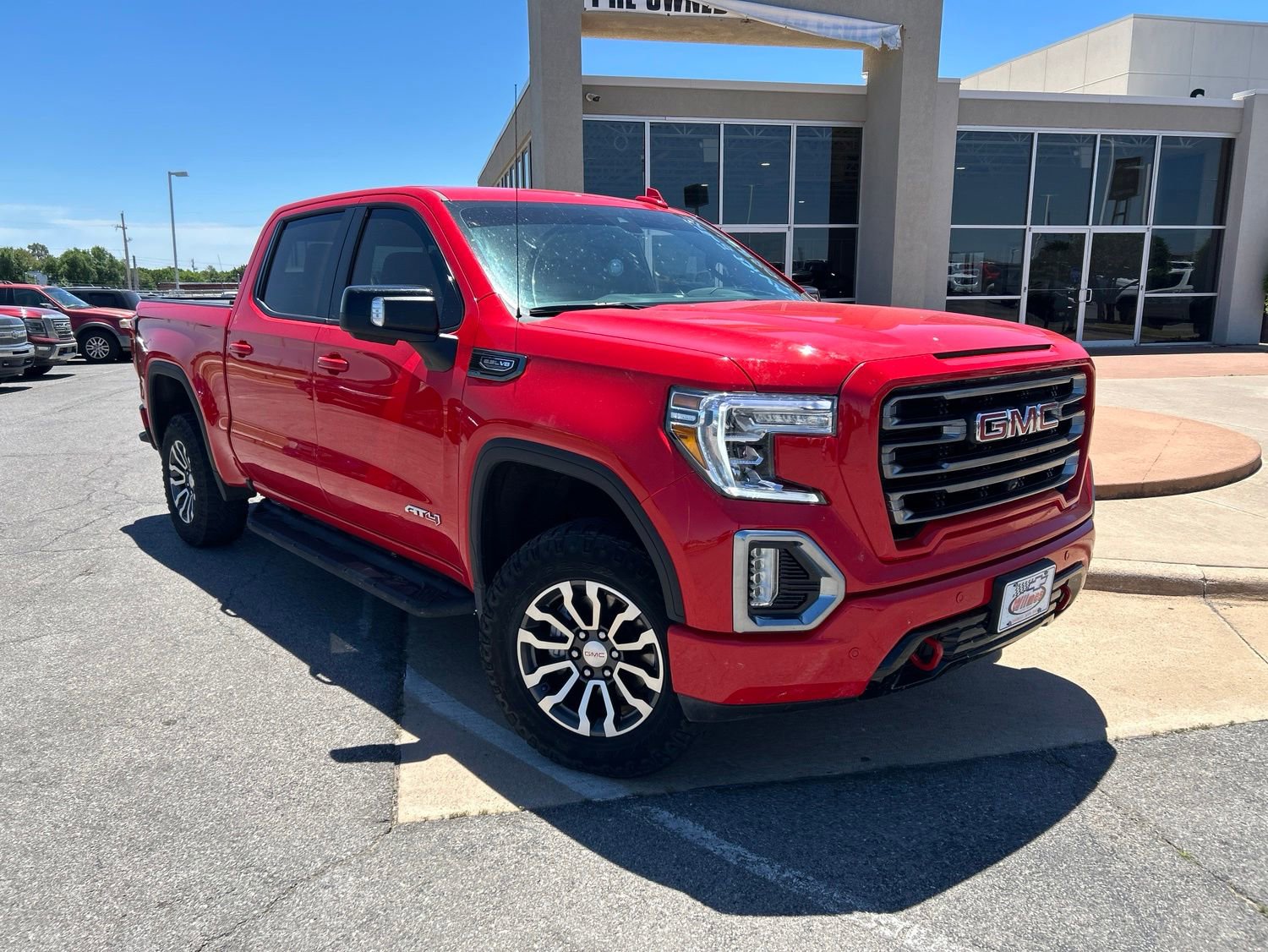 Used 2021 GMC Sierra 1500 AT4 w/ AT4 Premium Package AWD/4WD image 3