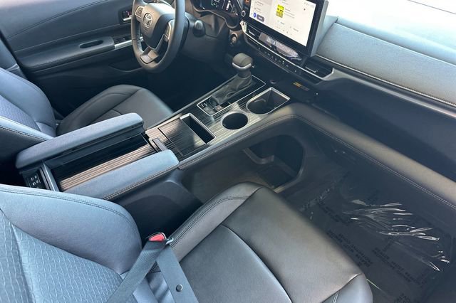 Used 2026 Toyota Sienna XLE Woodland Edition AWD/4WD image 20