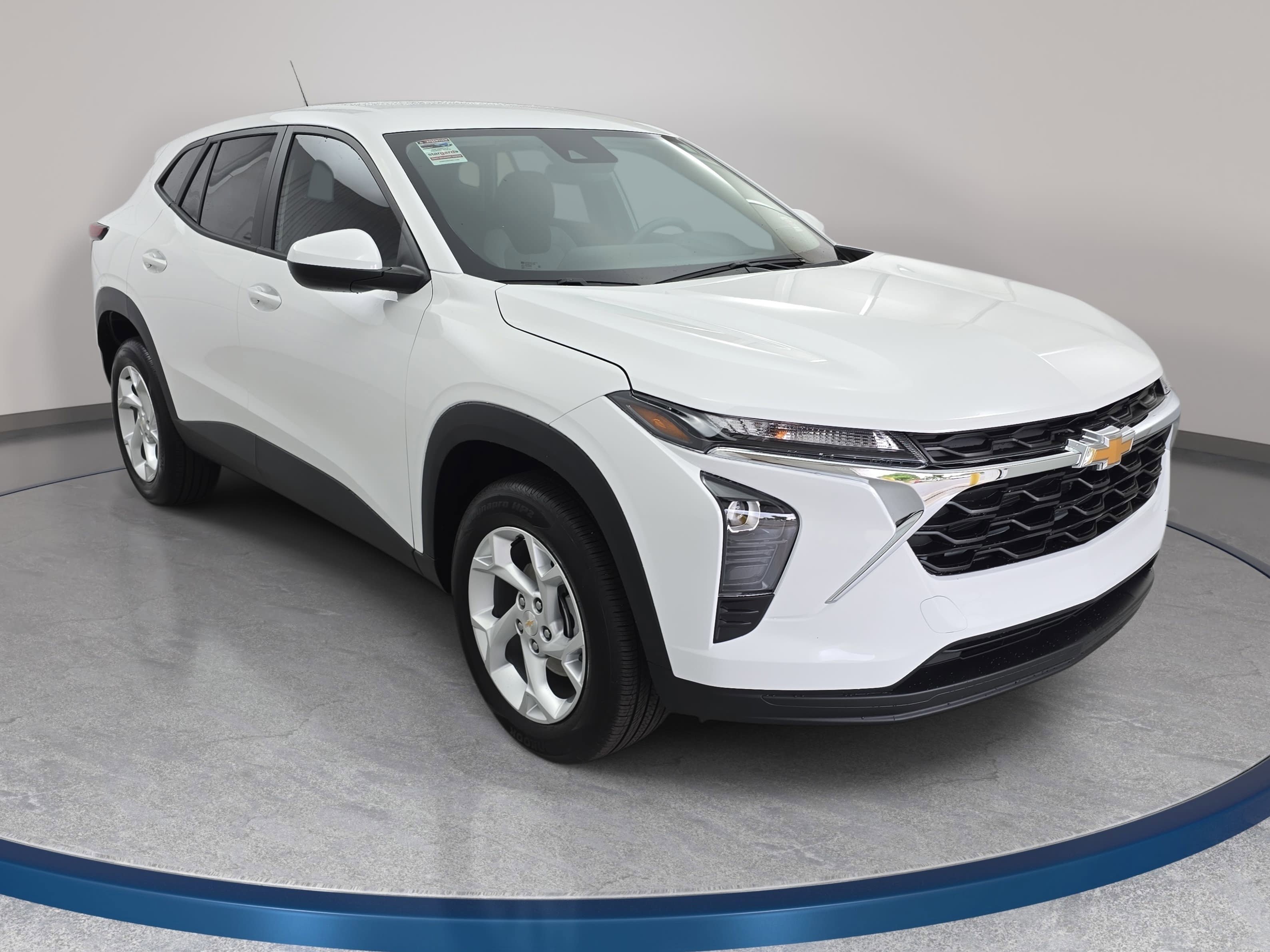 Used 2026 Chevrolet Trax LS w/ LS Convenience Package FWD image 3