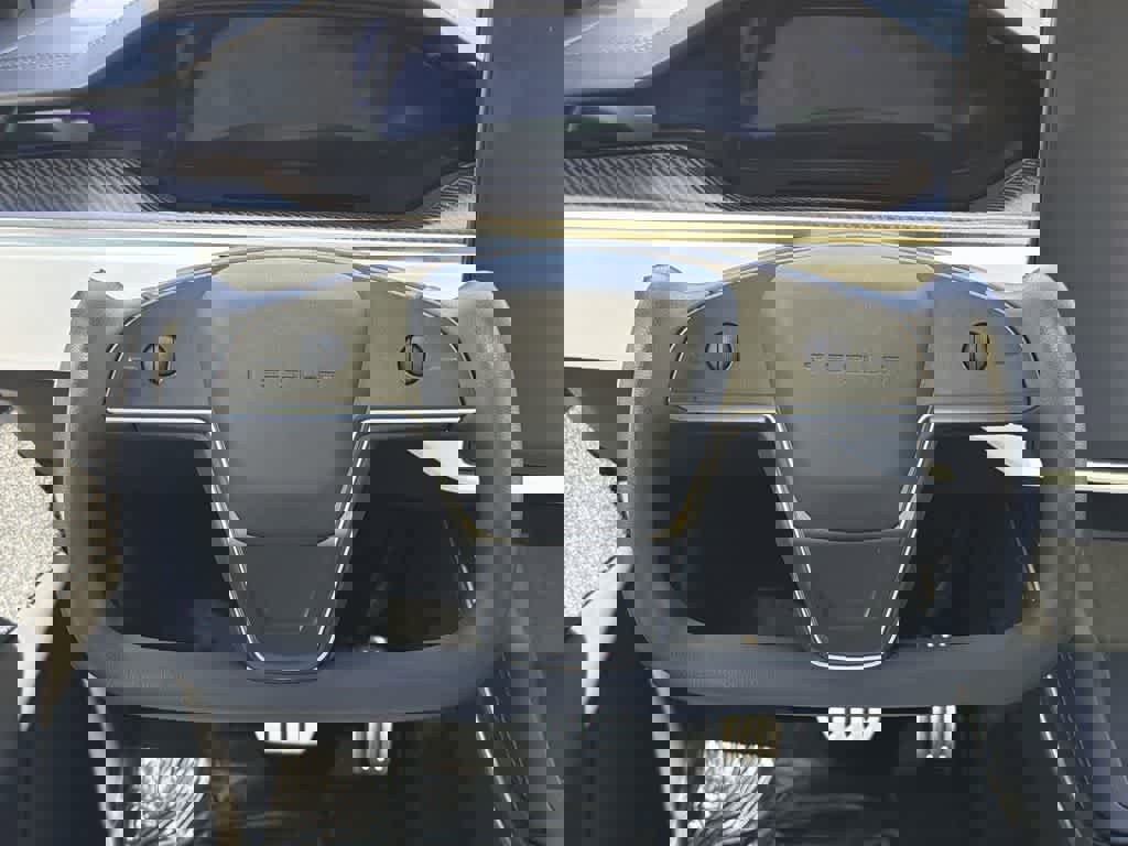 Used 2022 Tesla Model X Plaid image 10