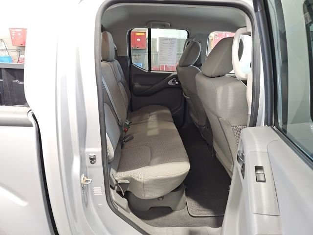Used 2019 Nissan Frontier SV image 18
