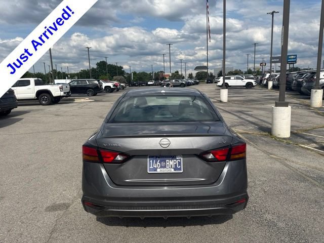 Used 2024 Nissan Altima 2.5 SV FWD image 4