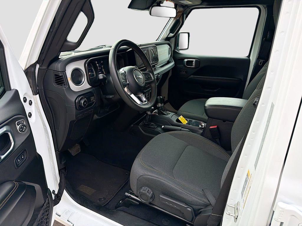 Used 2024 Jeep Wrangler Sahara image 24