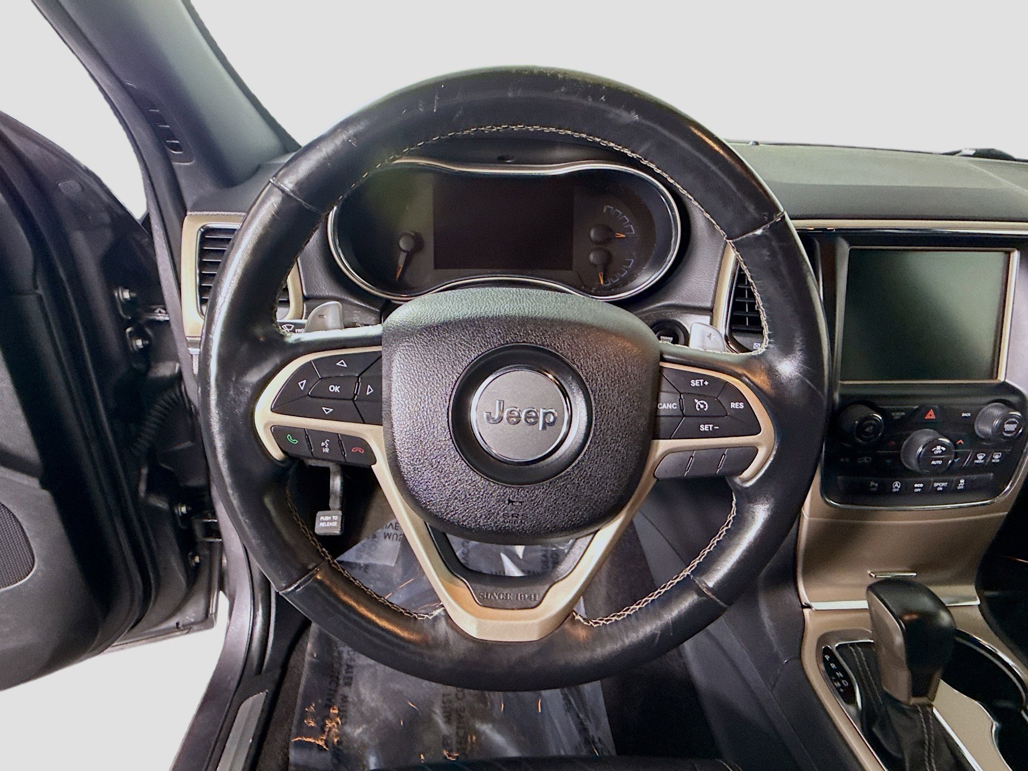 Used 2017 Jeep Grand Cherokee Limited image 13