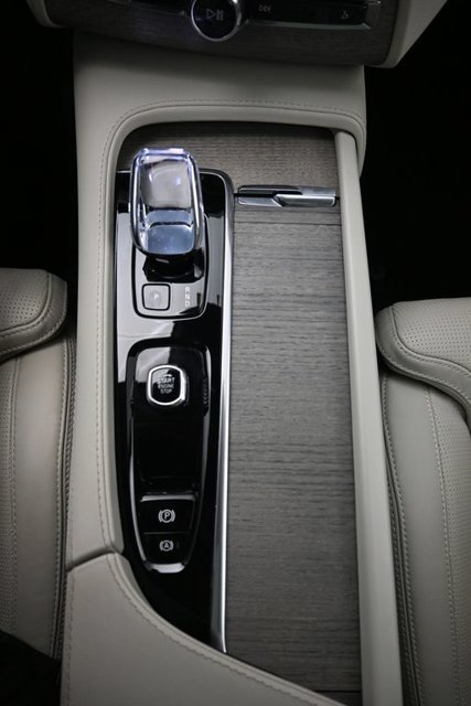 Used 2024 Volvo XC90 B6 Ultimate w/ Protection Package Premier AWD/4WD image 11