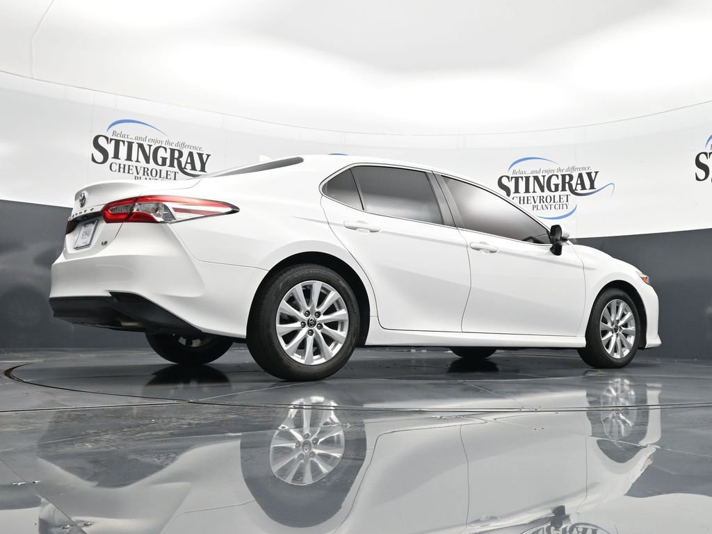 Used 2020 Toyota Camry LE image 23