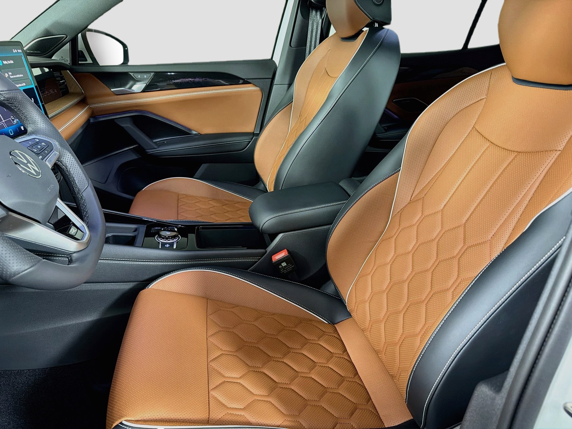 New 2027 Volkswagen Tiguan SEL R-Line AWD/4WD image 19