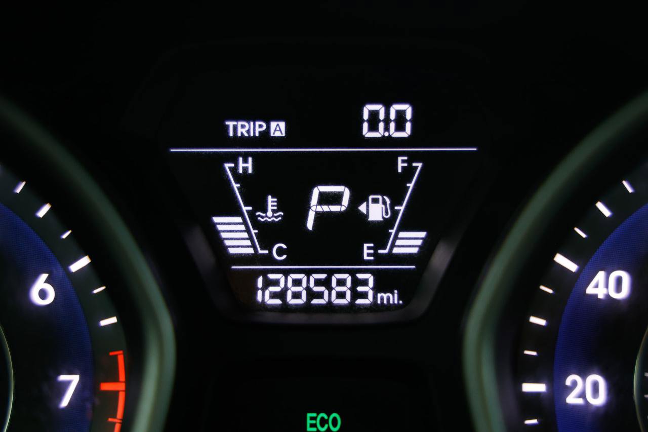 Used 2015 Hyundai Elantra SE image 38