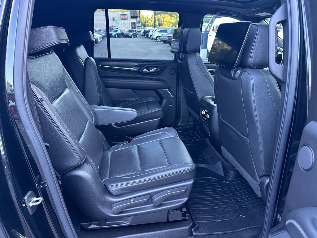 Used 2022 GMC Yukon XL Denali w/ Denali Ultimate Package AWD/4WD image 12