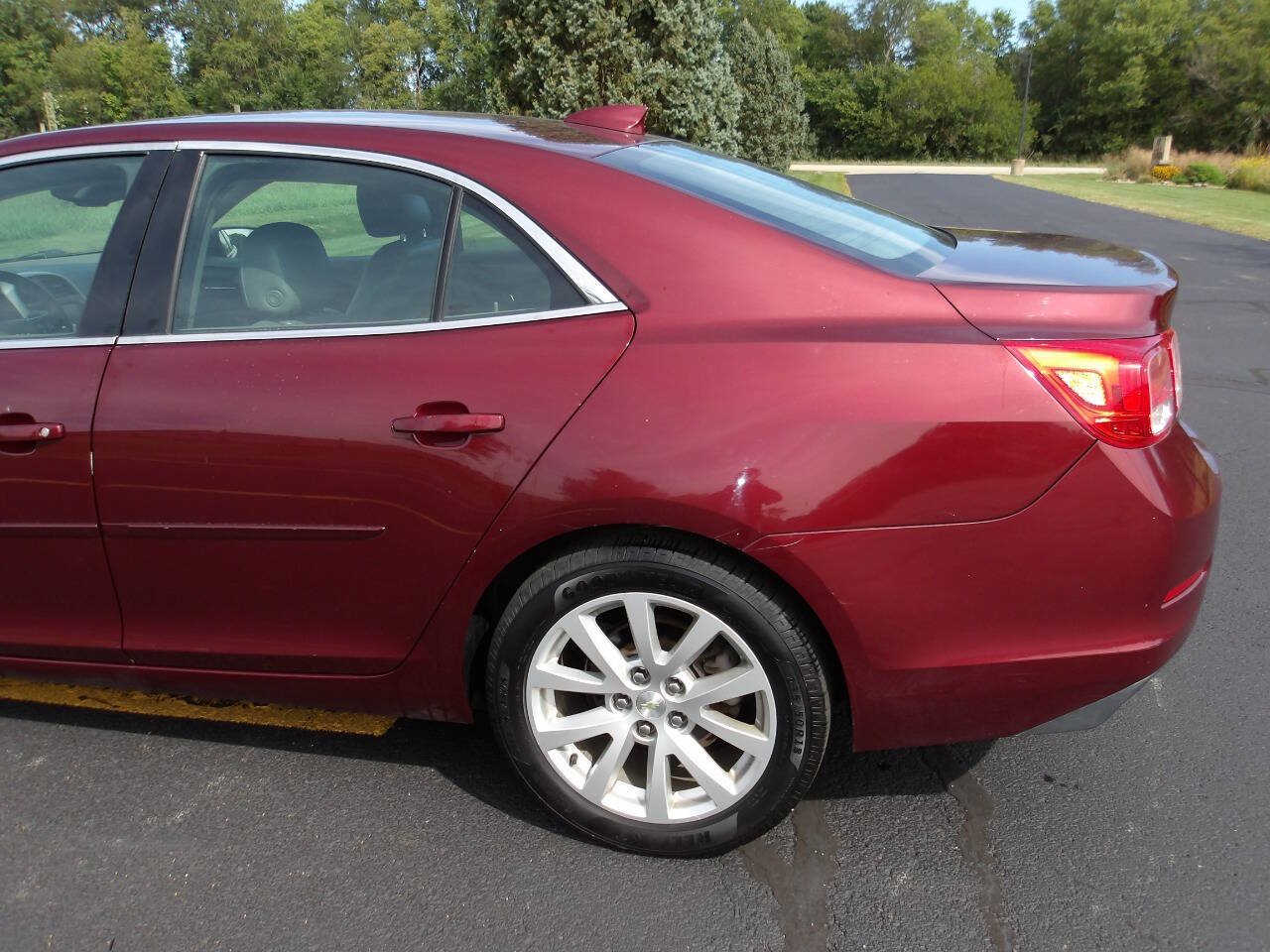 Used 2015 Chevrolet Malibu LT FWD image 34