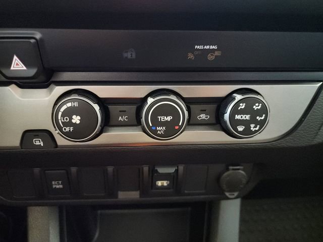 Used 2022 Toyota Tacoma 2WD Access Cab image 21