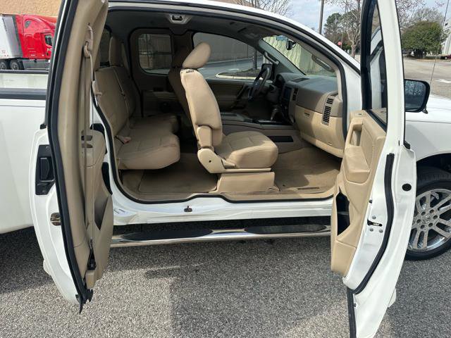 Used 2012 Nissan Titan SV w/ SV Value Truck Pkg image 18
