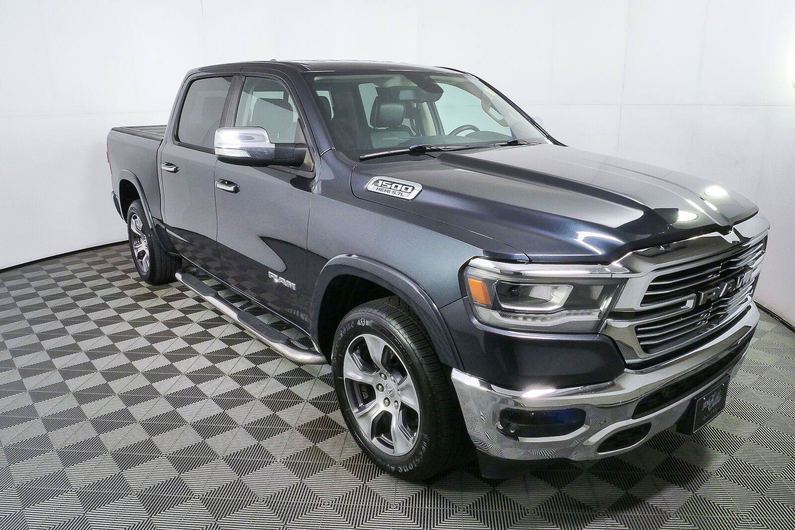 Used 2019 RAM 1500 Laramie RWD image 3