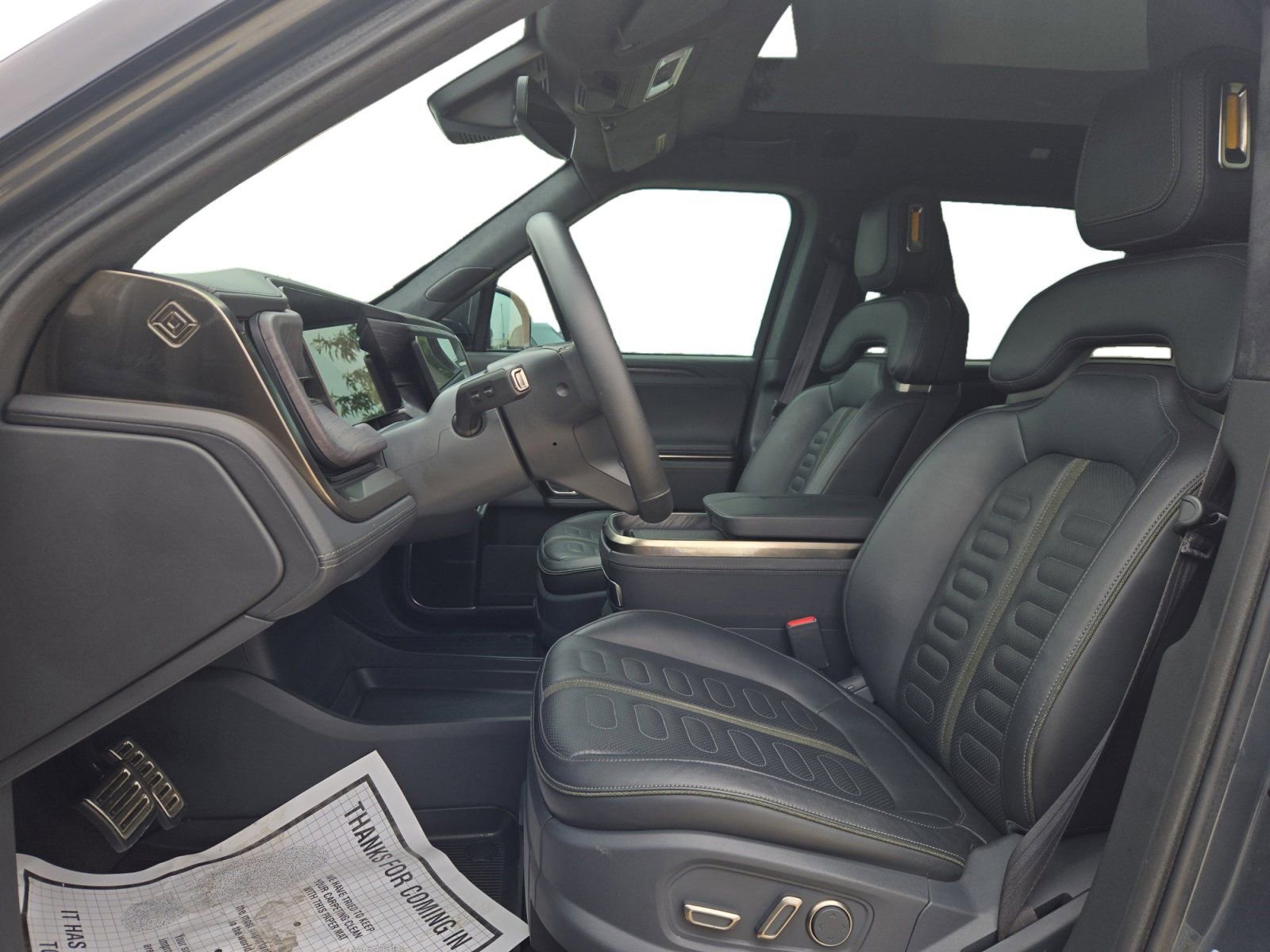 Used 2022 Rivian R1T Adventure AWD/4WD image 12