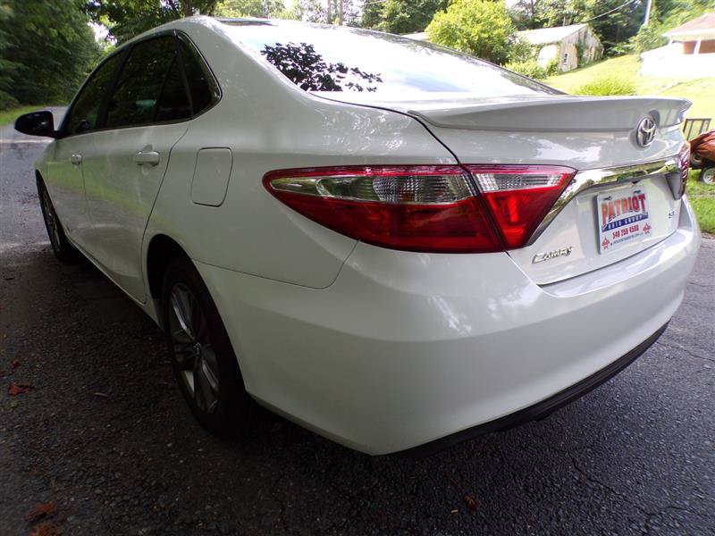 Used 2017 Toyota Camry SE FWD image 6