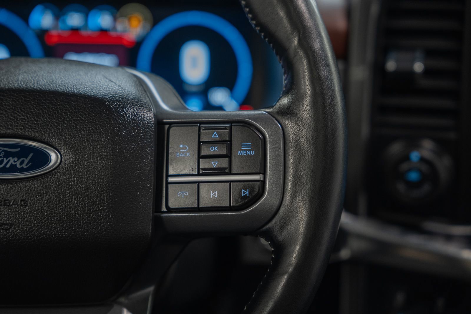 Certified 2023 Ford F150 Lariat w/ Equipment Group 502A High image 39