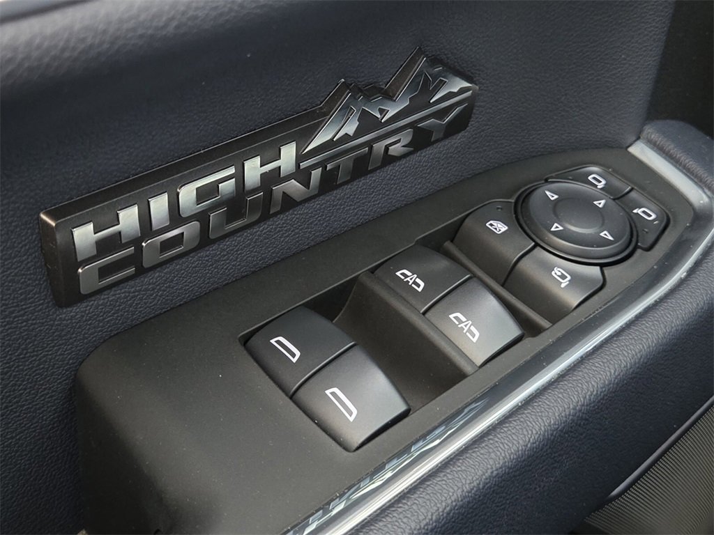 Used 2024 Chevrolet Silverado 1500 High Country w/ High Country Premium Package image 34
