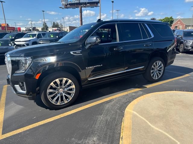 Used 2024 GMC Yukon Denali w/ Denali Reserve Package AWD/4WD image 3