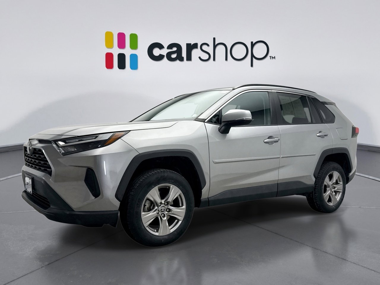 Used 2022 Toyota RAV4 XLE image 1