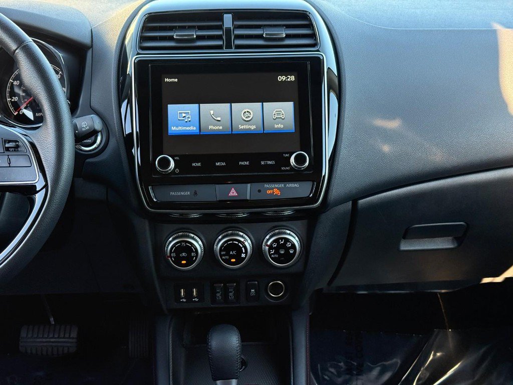 Used 2025 Mitsubishi Outlander Sport AWD image 16