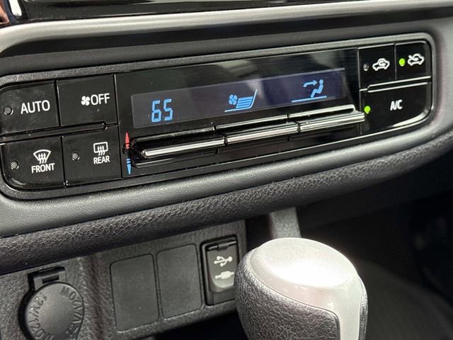 Used 2018 Toyota Corolla LE FWD image 19