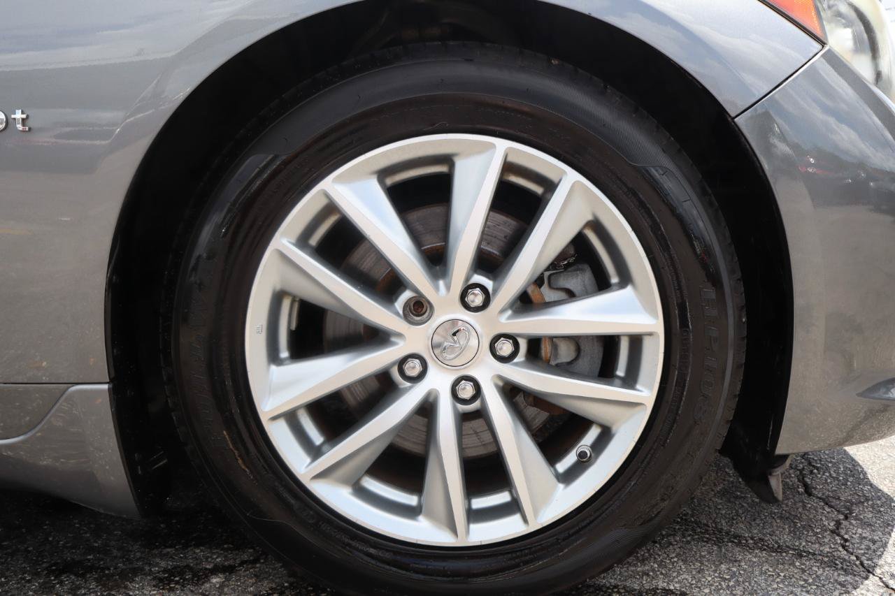 Used 2016 INFINITI Q50 3.0t Premium w/ 3.0T Premium Plus Package RWD image 28