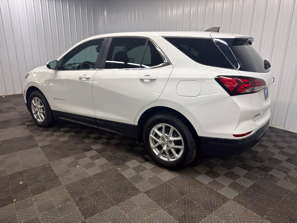 Used 2024 Chevrolet Equinox LT AWD/4WD image 9