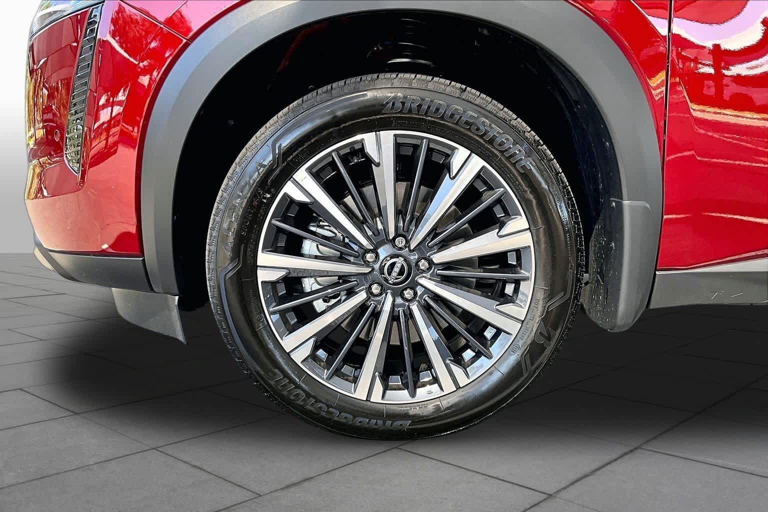 New 2026 Nissan Pathfinder Platinum AWD/4WD image 11