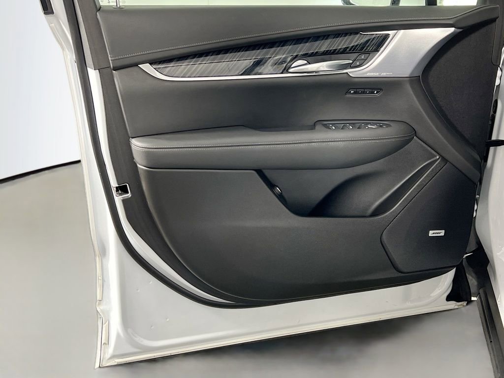 Used 2024 Cadillac XT6 Premium Luxury w/ Technology Package image 18