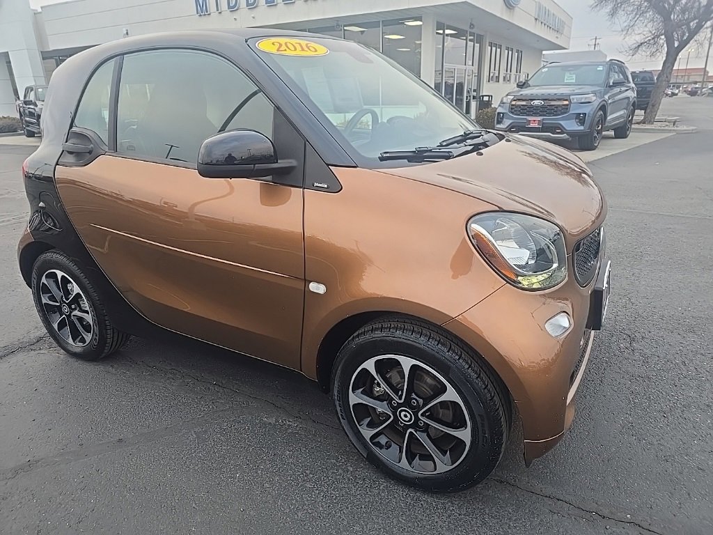 Used 2016 smart fortwo passion image 1